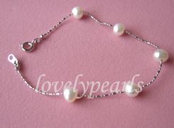 pearl necklace