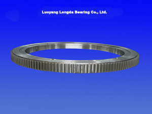 Slewing bearing
