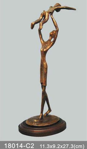 Mother With Child Statue