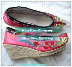 chinese embroider shoes 1