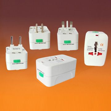 universal travel adaptor 931L