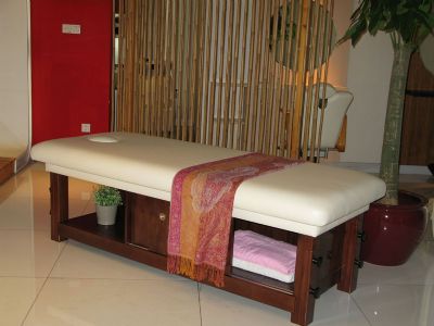 massage bed