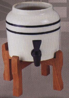 Ceramic water dispenser