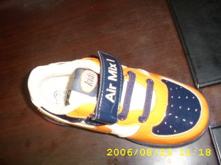 children sport shoes