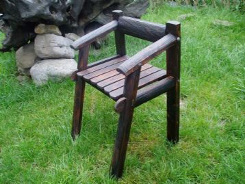 WOODEN CHAIR