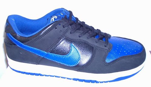 sell nike sports shoes