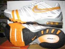 women trainning shoes