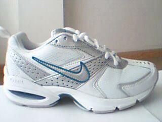 women trainning shoes