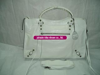 sell luggages travel bags handbags wallets suitcases briefcases