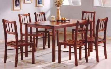 wooden tabel with 4 chairs