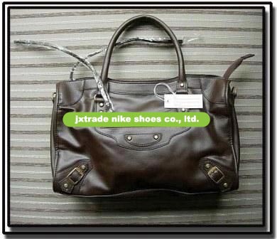 sell luggages travel bags handbags wallets suitcases briefcases