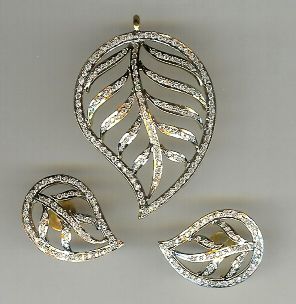 Silver leaf pendant set