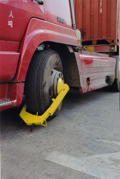 auto alarming trailer lock