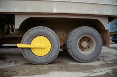 STD  Double-wheel clamp immobilizer (Wheel Lock)